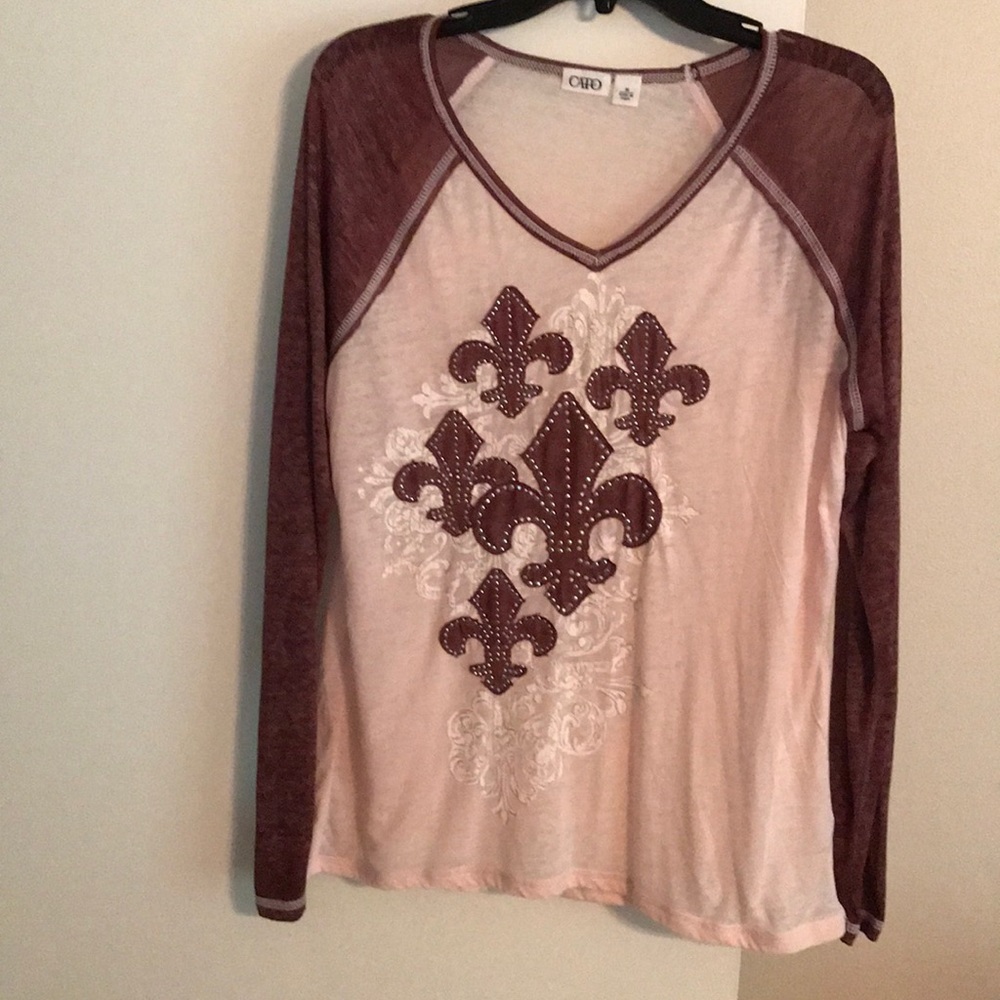 ❌SOLD❌ 🍇Cato Fleur de Lis top